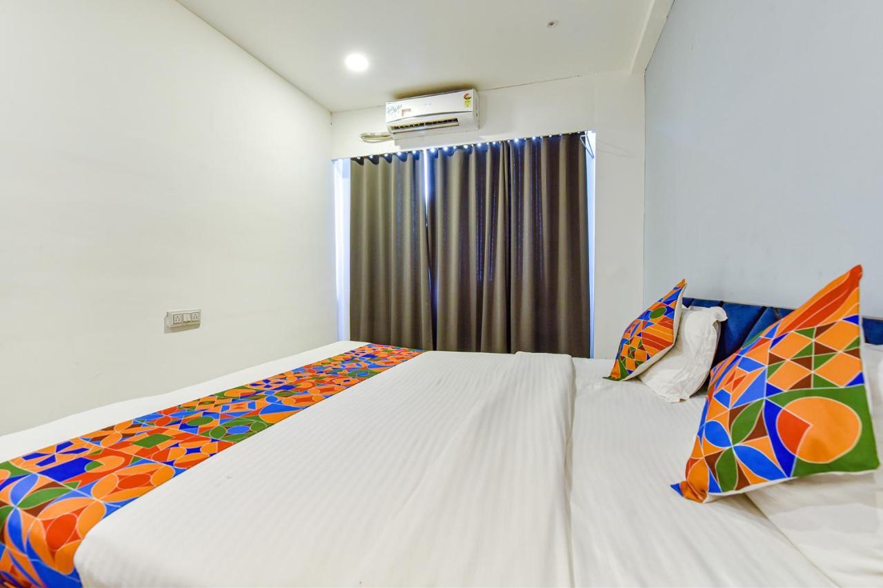 Fabhotel Code Surat Exterior photo