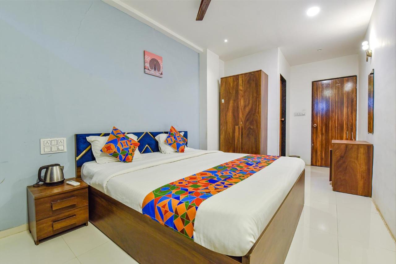 Fabhotel Code Surat Exterior photo