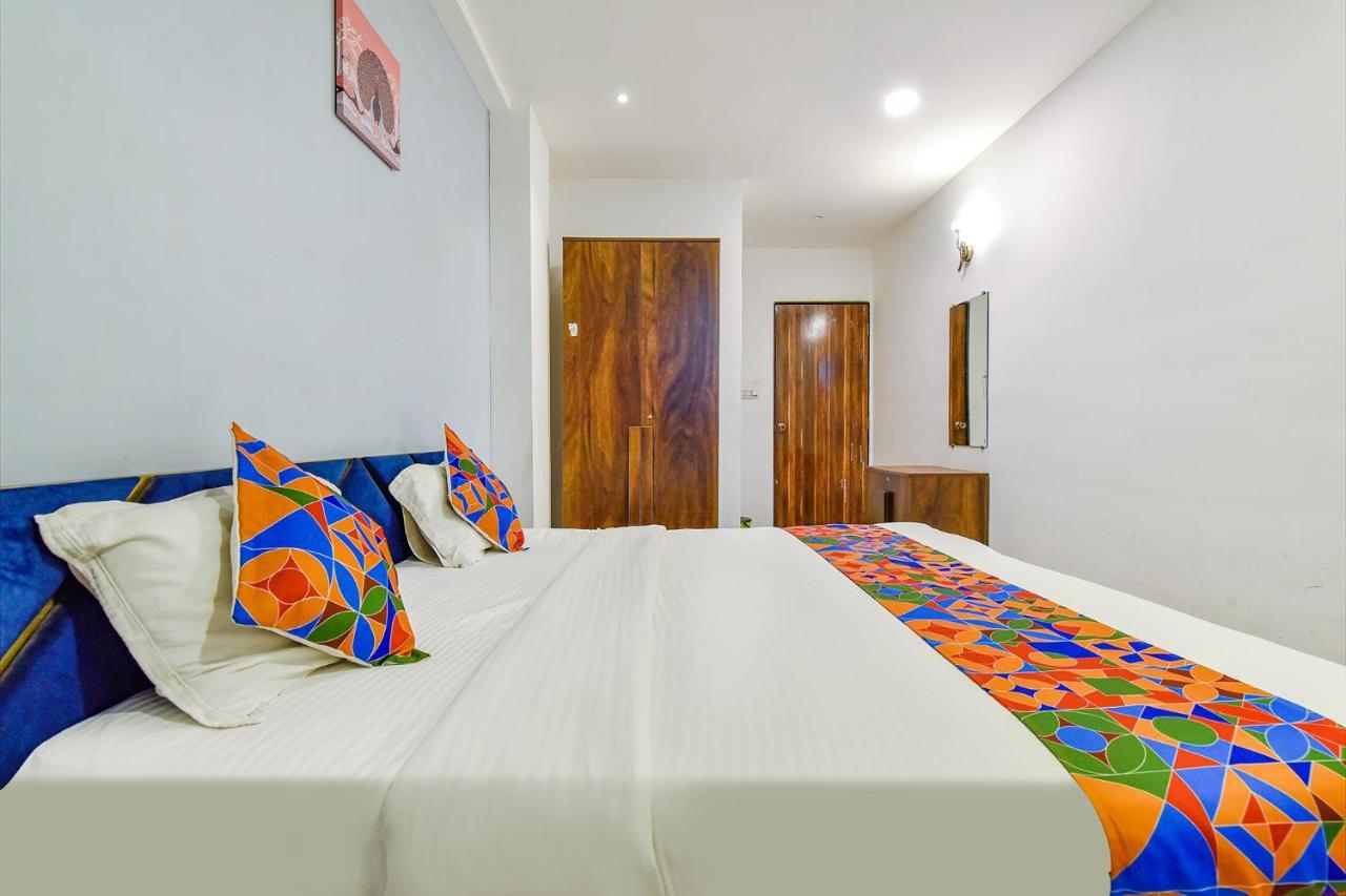 Fabhotel Code Surat Exterior photo