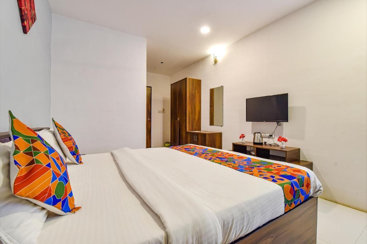 Fabhotel Code Surat Exterior photo