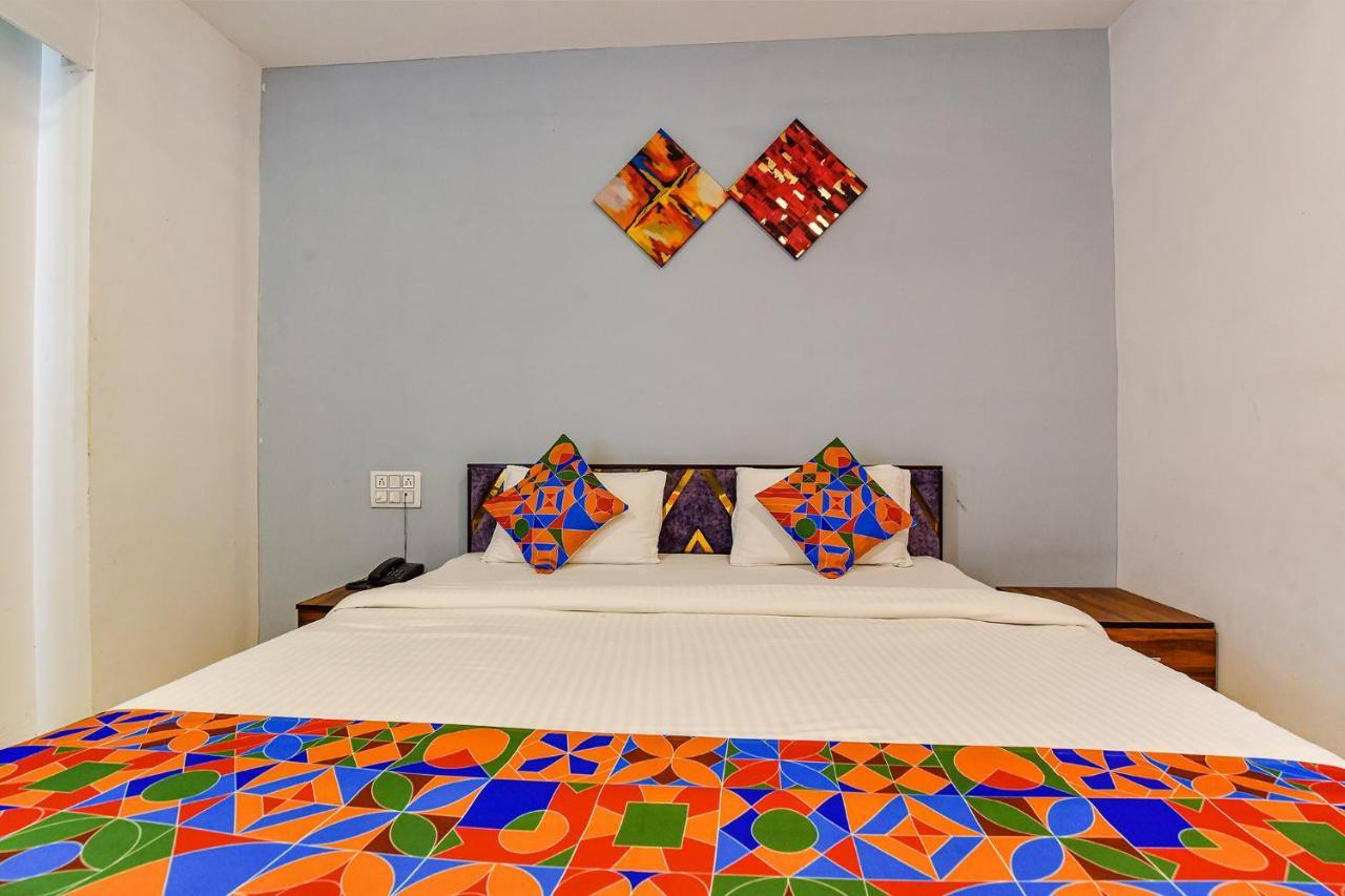 Fabhotel Code Surat Exterior photo